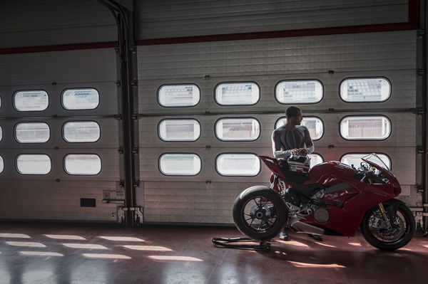 Ducati unveils Panigale V4 ahead of EICMA