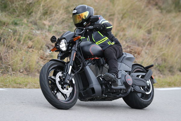 Harley-Davidson FXDR 2019 Review