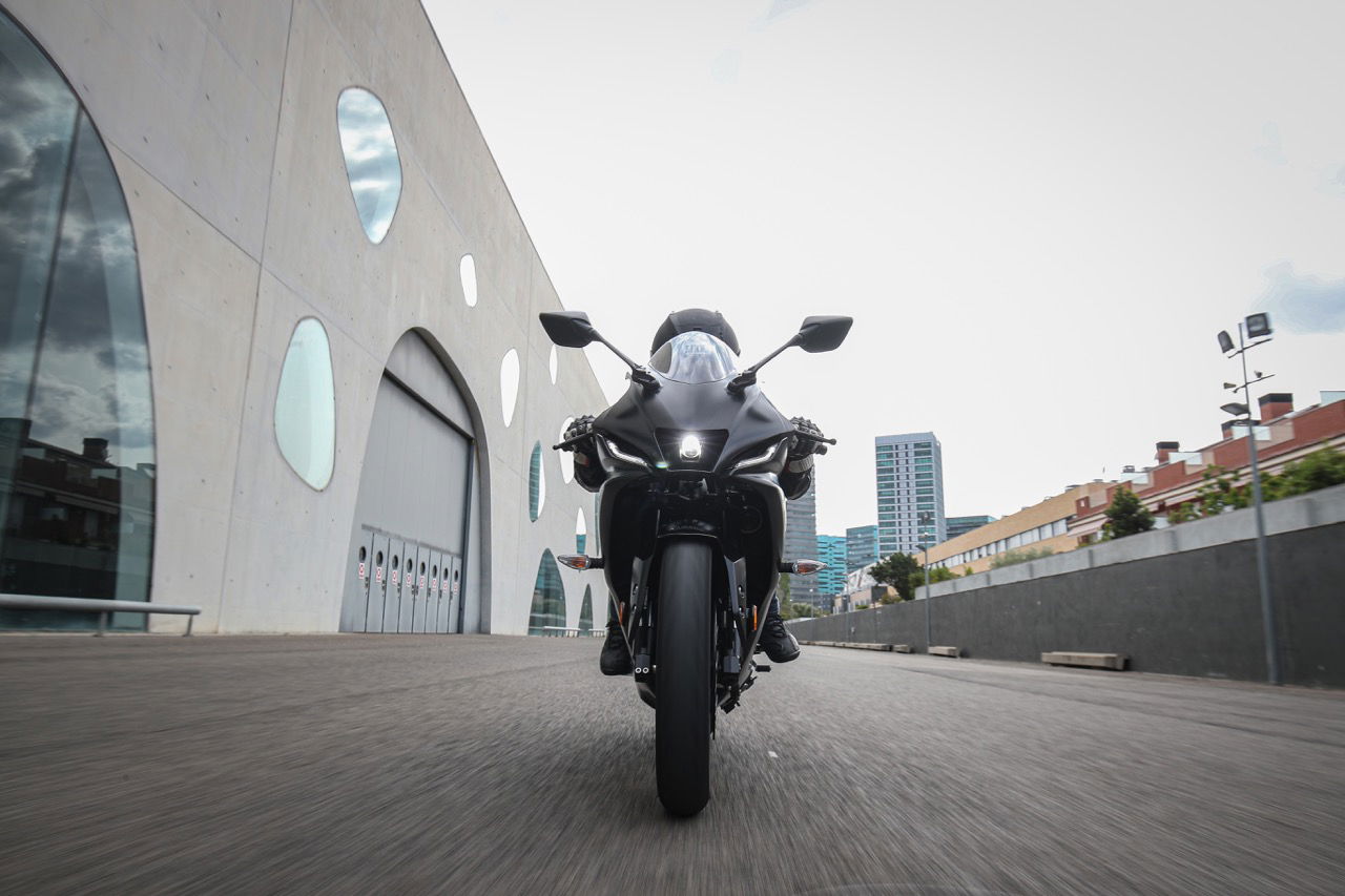 2023 R125 Visordown review