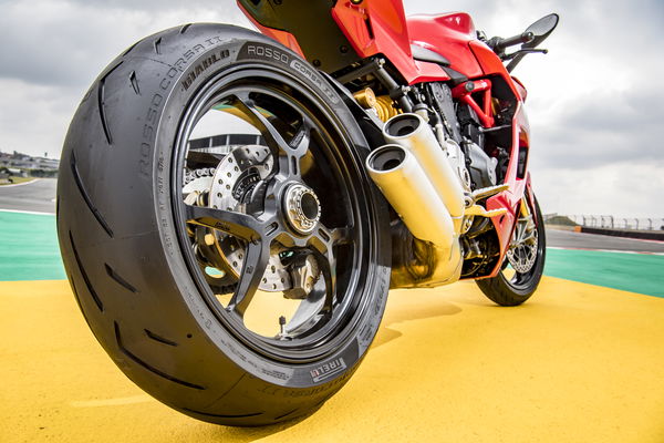 Launch test: Pirelli Diablo Rosso Corsa II