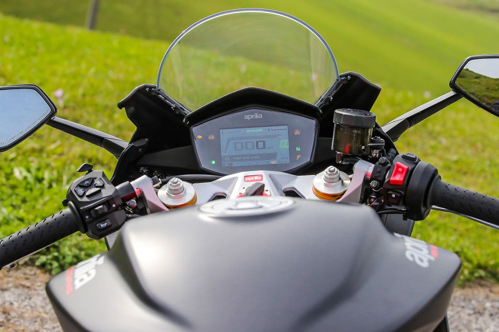 Aprilia RS660 dashboard and equipment