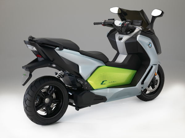 BMW’s electric scoot gets 100-mile range