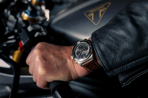 Triumph Speed Triple 1200 RR Breitling Limited Edition Announced