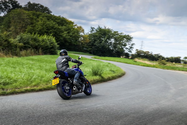 Yamaha MT-07 cornering