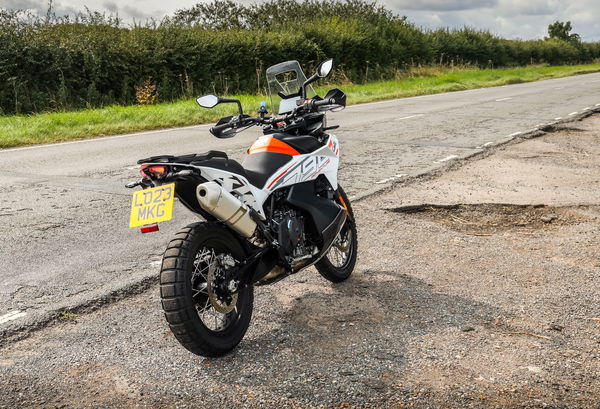 KTM 790 Adventure - rear