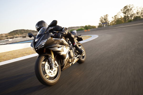 Triumph Daytona 765