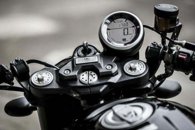 Triumph Street Cup vs Ducati Scrambler Café Racer review