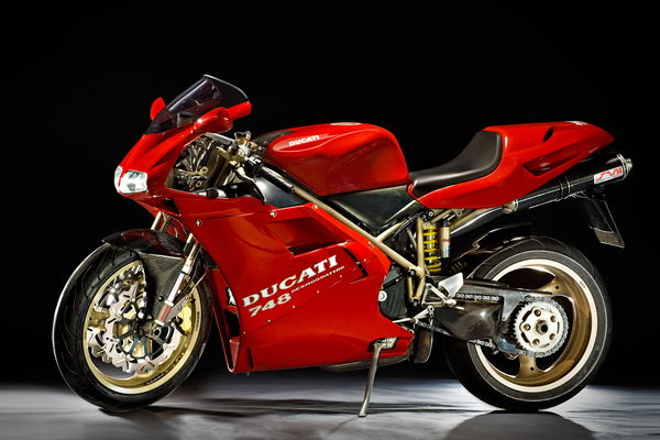 World's most beautiful motorcycle: Ducati's 916 celebrated