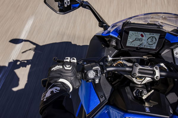 GSX-S1000GT TFT dash