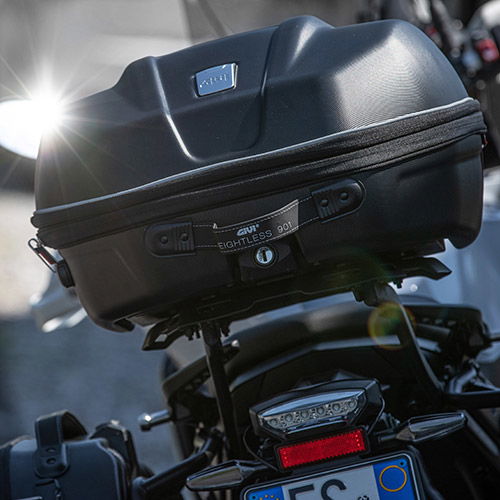 Travel lighter with GIVI WL901 Weightless