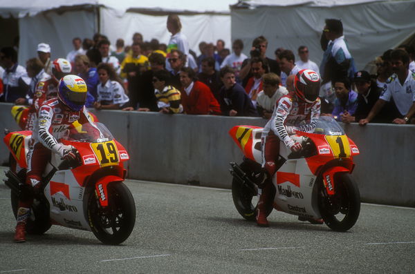 John Kocinski, Wayne Rainey, 1991 500cc. - Gold and Goose.