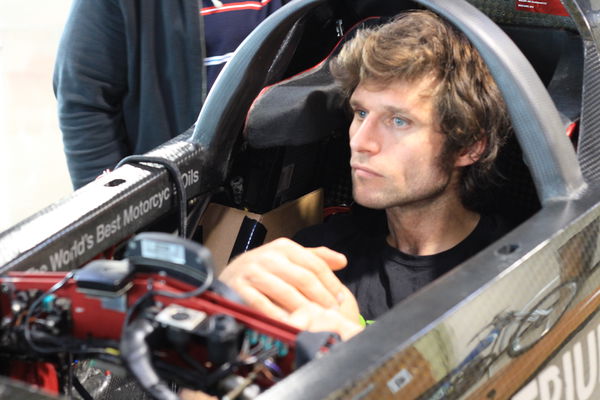 Guy Martin hits 274mph on Bonneville Salt Flats