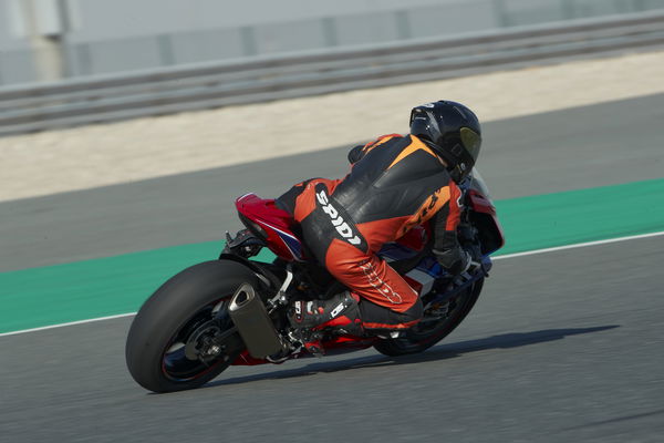 Honda CBR1000RR-R SP Visordown Review 