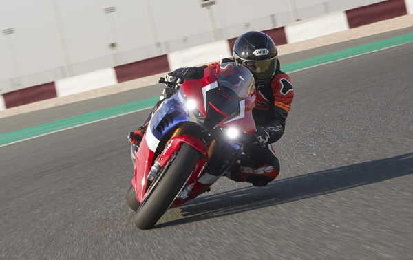 Honda CBR1000RR-R SP Visordown Review 