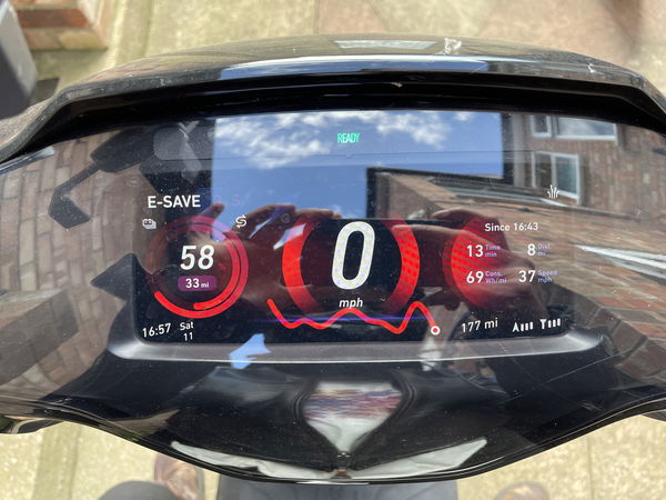  NIU MQI GT EVO Dashboard