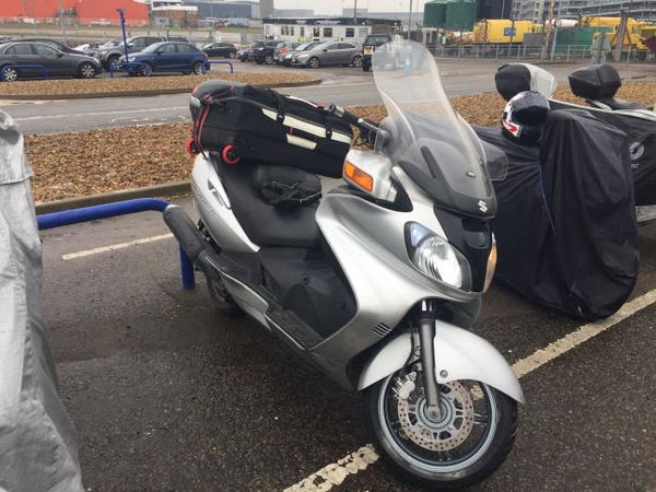 Commuting on two wheels - choose your weapon!