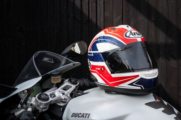 Arai RX-7V