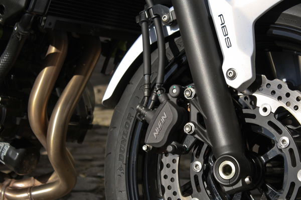 Kawasaki Z650 brakes