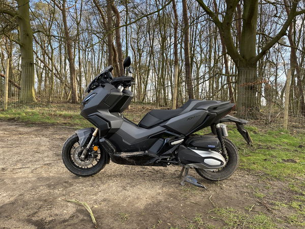 Honda ADV350 (2022) review | New Adventure Scooter Full Review