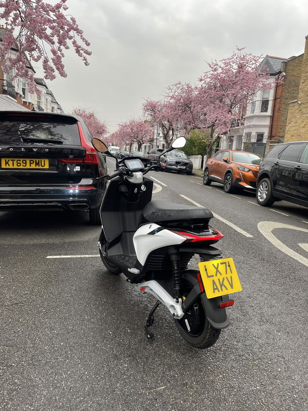 Commuter special: Piaggio MP3 300 Sport and Piaggio 1 electric scooter review