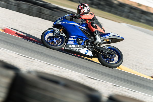 Yamaha R3 2019