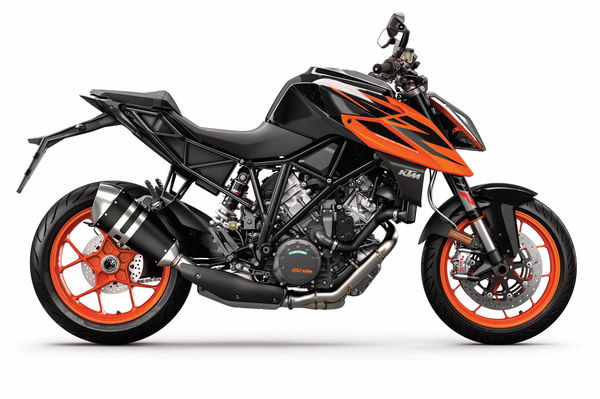 KTM 1290 Super Duke R - side