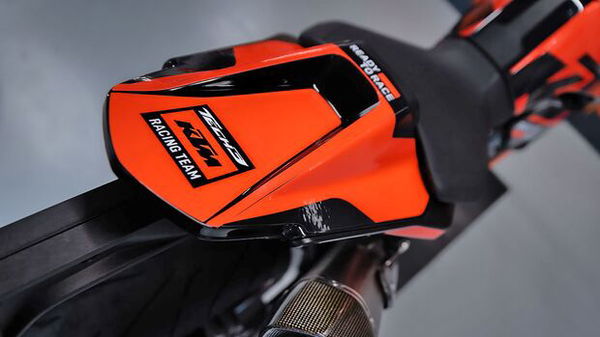 KTM 890 Duke R Tech