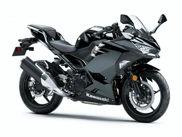 Kawasaki Ninja 400 debuts