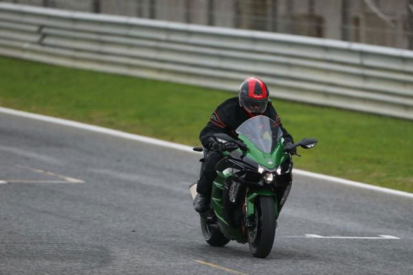 First ride: Kawasaki Ninja H2 SX SE review