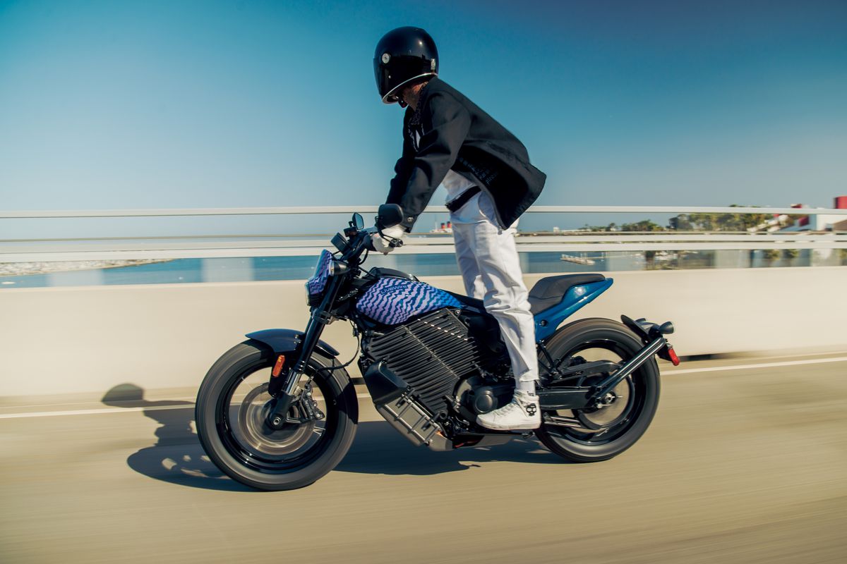 2021 LiveWire One Review [27 Fast Facts - Electric Motorcycle]