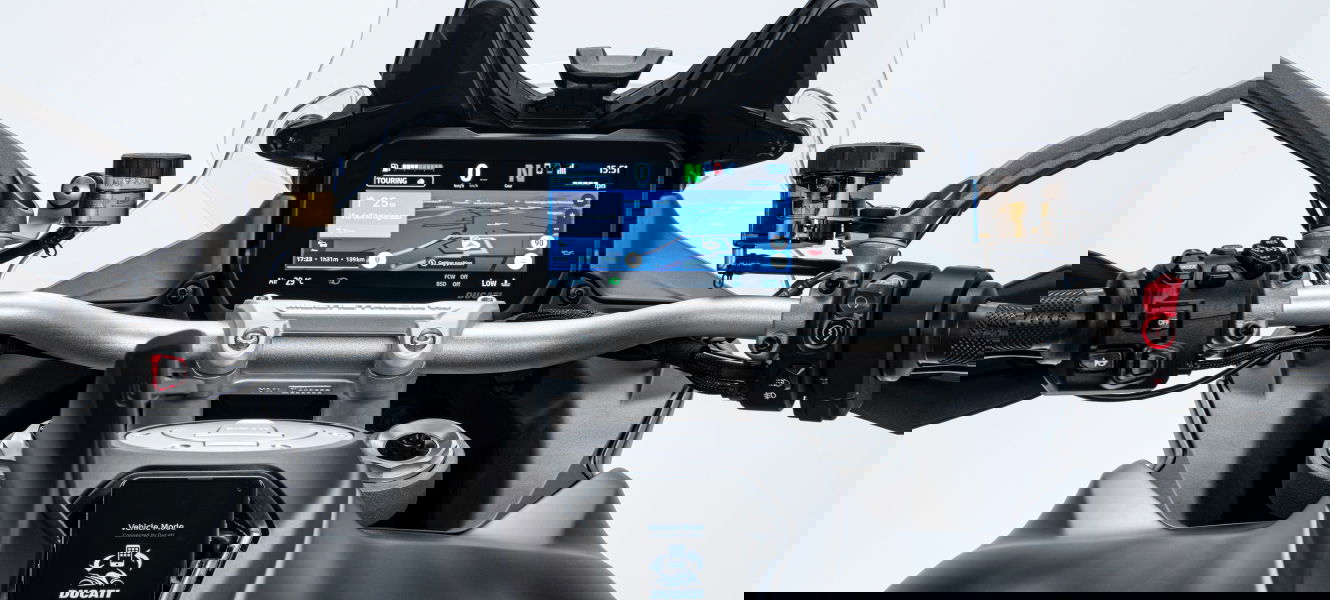 2022 Ducati Multistrada V4 S TFT dashboard.
