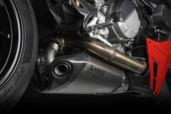 Ducati Streetfighter V2 Akrapovic exhaust. - Ducati