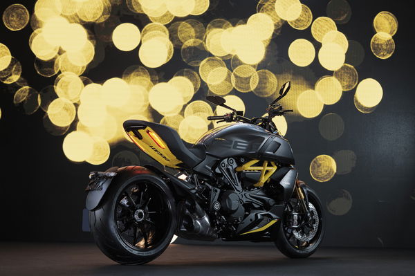 MY22_Ducati_Diavel_1260_S _5__UC294024_High.jpg