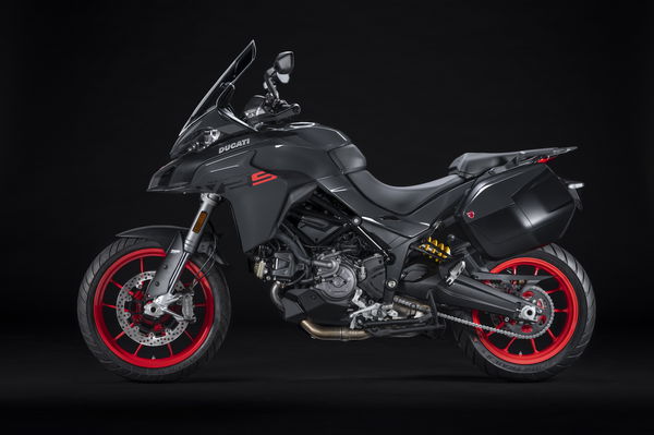 MY22_Ducati_Multistrada_V2S_Grey_ST _57__UC338654_High.jpg