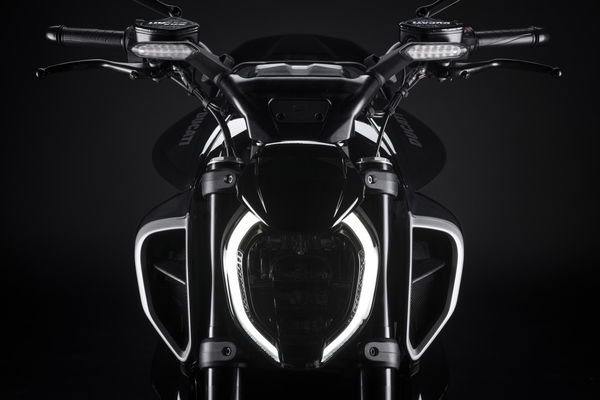 Ducati Diavel V4 road test