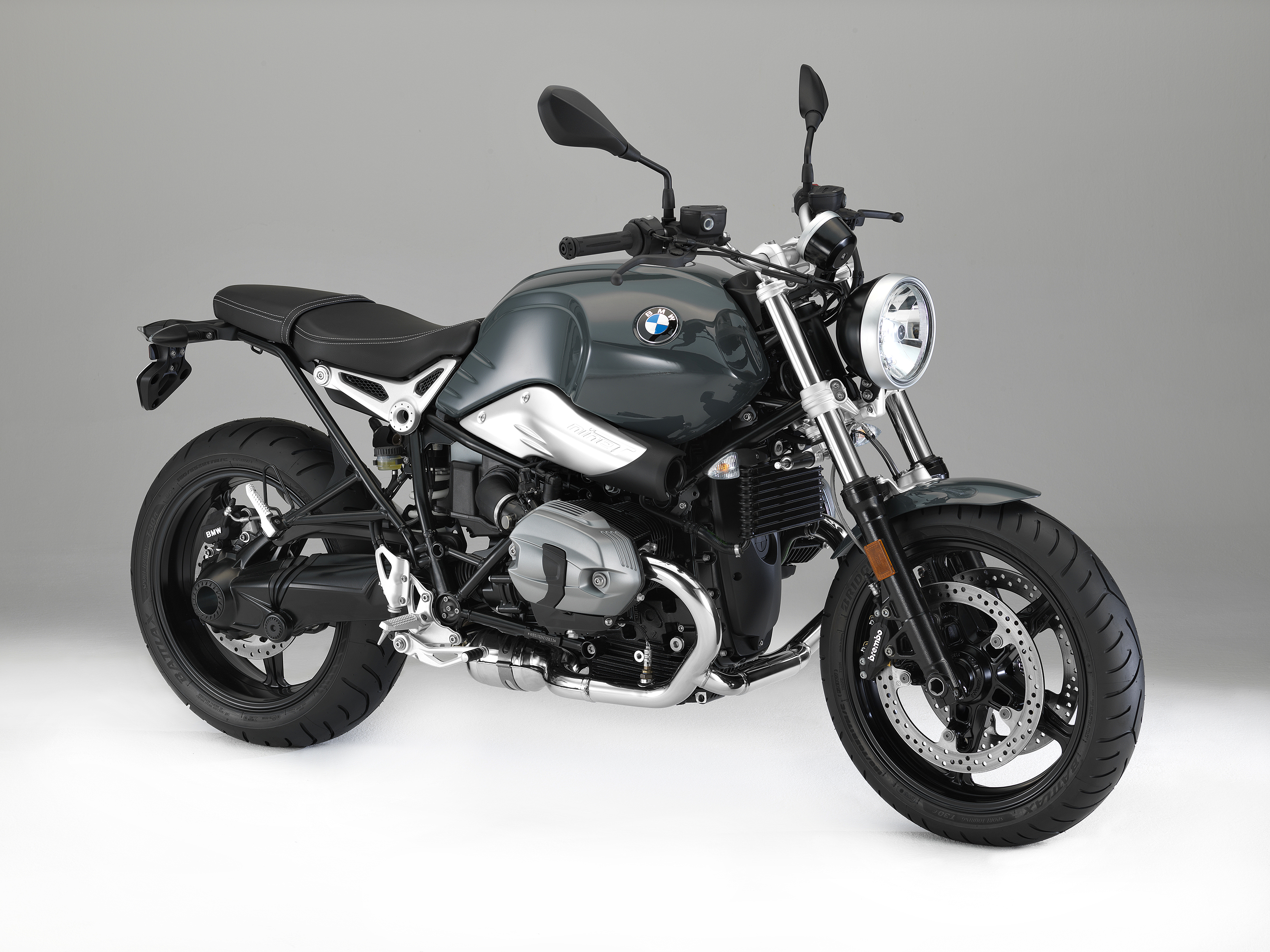 BMW reveals two new members of R nineT family