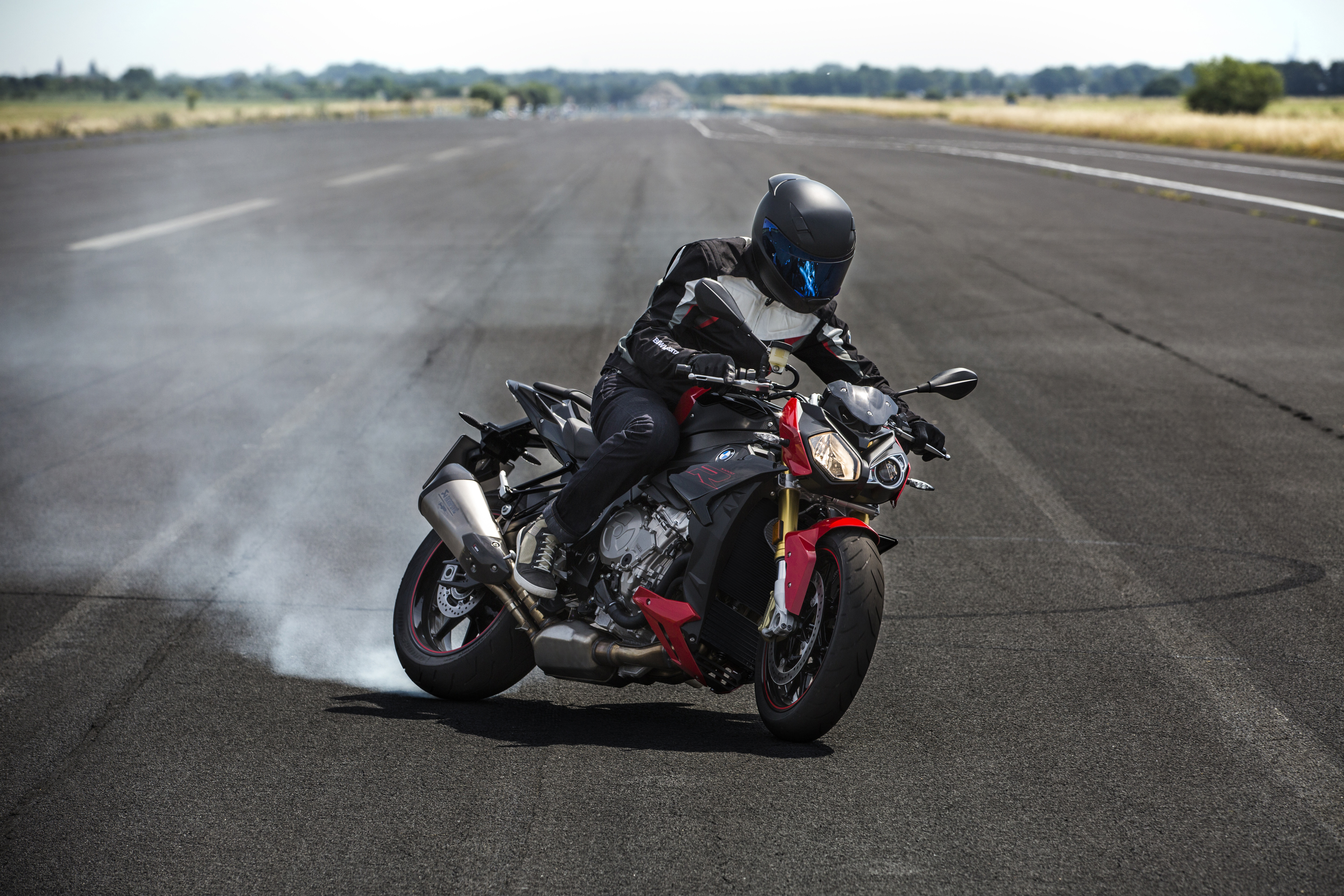 Updated BMW S1000R revealed 
