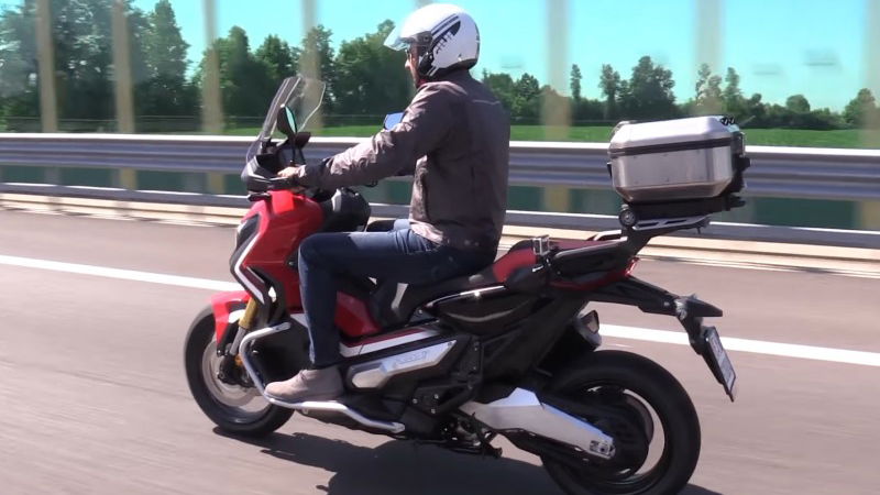 Givi top boxes become wheelie cases with new accessory