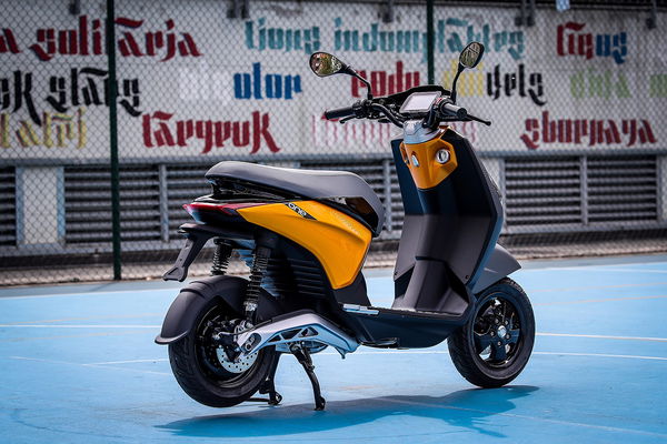 Piaggio ONE scooter