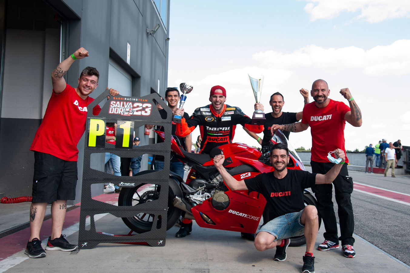 Ducati Panigale V4 S team