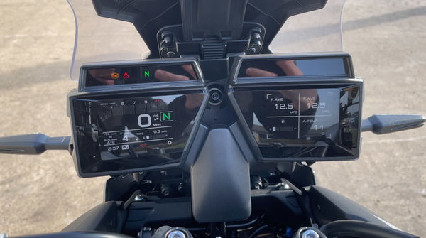 2021 Yamaha Tracer 9 GT Split Dash