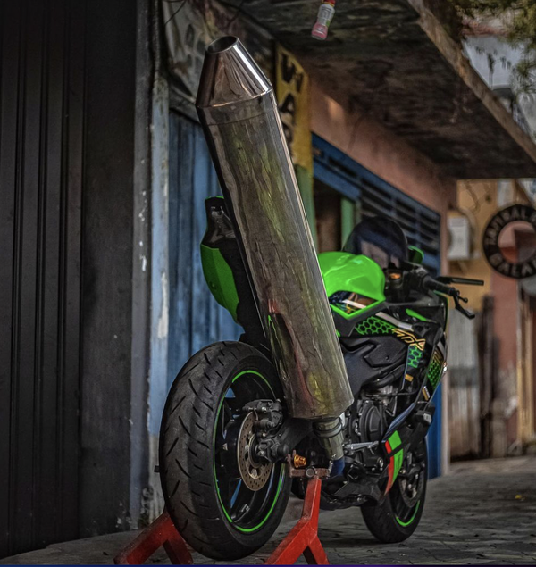 Kawasaki ZX-25R, modified, exhaust