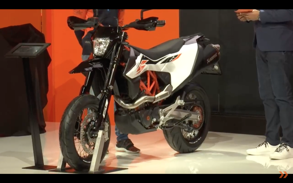 2019 KTM models unveiled in Milan - 790 Adventure, 690 SMC LIVE