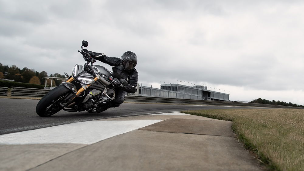 Speed Triple 1200 RS - Hero Riding