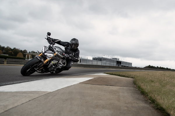 Speed Triple 1200 RS - Hero Riding