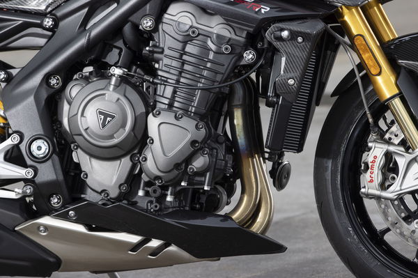 Speed-Triple-1200-RR-Visordown-Review 