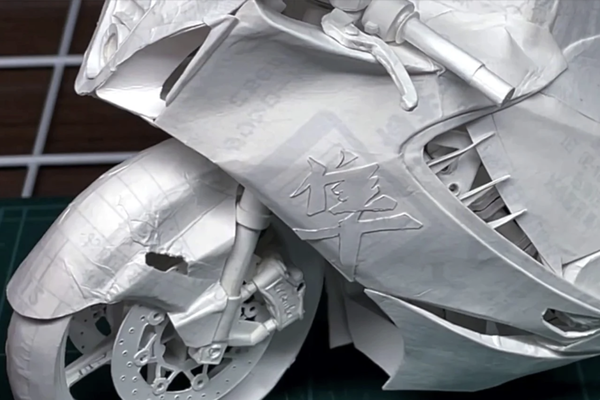 World’s lightest Suzuki Hayabusa ever - because it's expertly made from paper