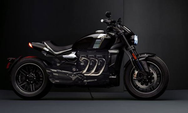 Ducati Diavel vs Triumph Rocket III - head to head