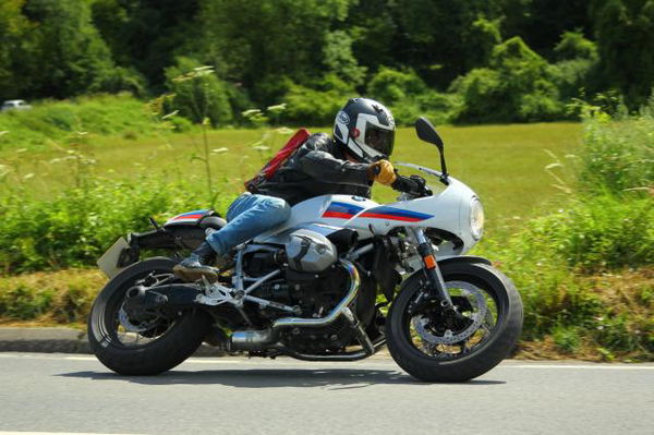 Triumph Thruxton R vs BMW R nineT Racer S review