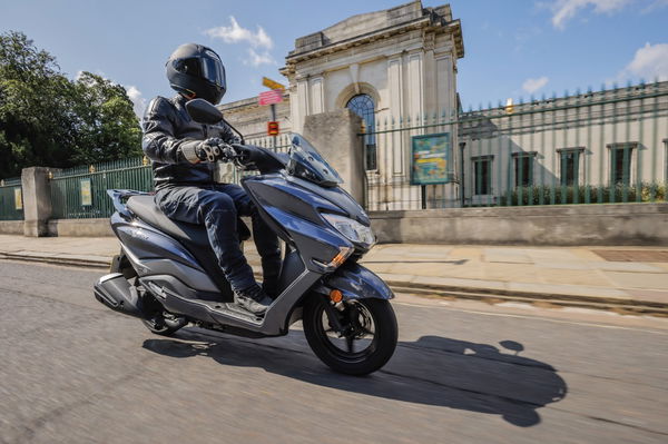 2023 Suzuki Burgman 125 review - commuting on the Burgman 125